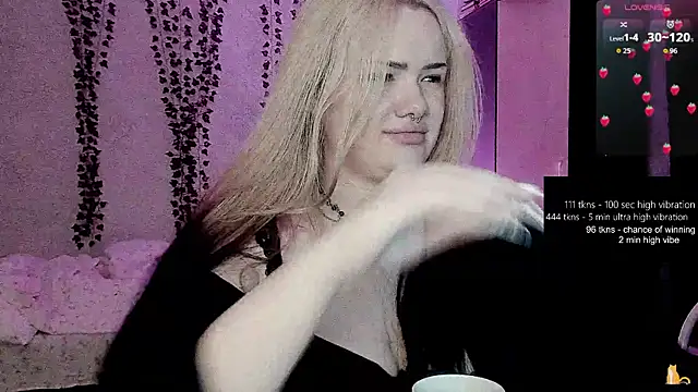 strawberry elfcat online show from 11, 6, 2026