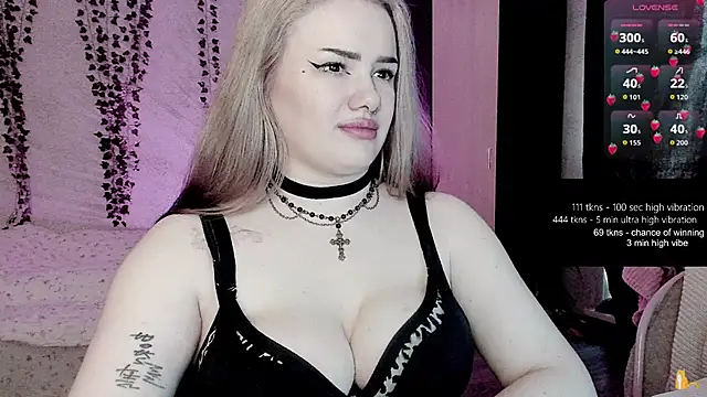 strawberry elfcat online show from 30, 4, 2026