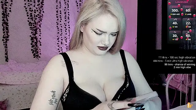 strawberry elfcat online show from 14, 5, 2026