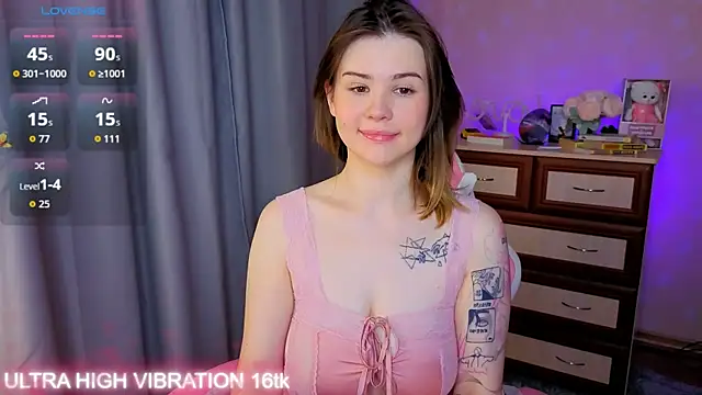 Snapshot of cutie_mili chatting on 9, 11, 2025 cutie mili online show from 9, 11, 2025