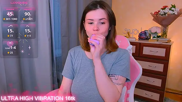 Snapshot of cutie_mili chatting on 15, 10, 2025 cutie mili online show from 15, 10, 2025