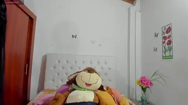 Snapshot of VenussVega chatting on 2, 6, 2026 VenussVega online show from 2, 6, 2026