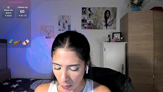 VeronikaOlsen online show from 22, 10, 2025