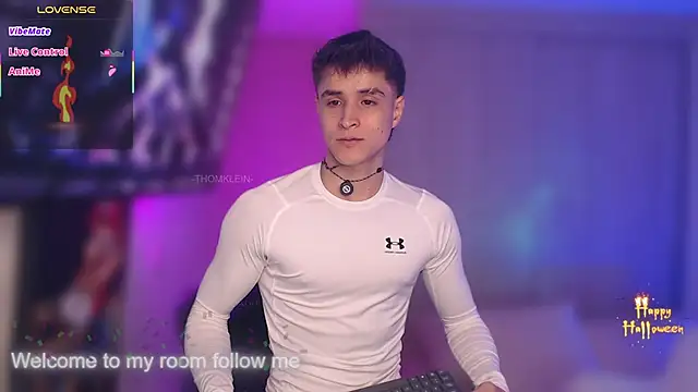 Snapshot of thomklein chatting on 25, 10, 2025 thomklein online show from 25, 10, 2025