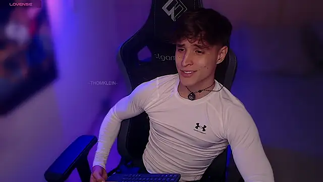 Snapshot of thomklein chatting on 7, 10, 2025 thomklein online show from 7, 10, 2025