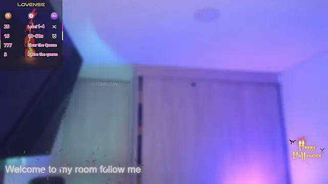 Snapshot of thomklein chatting on 6, 11, 2025 thomklein online show from 6, 11, 2025