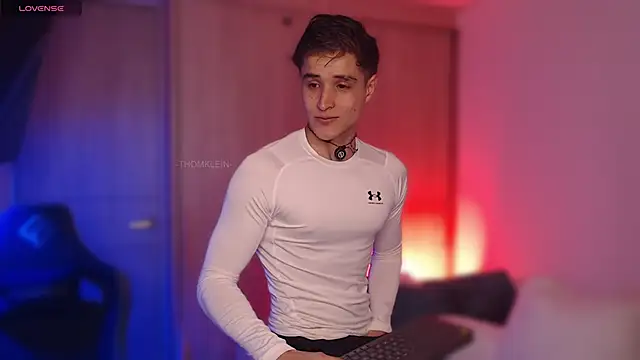 Snapshot of thomklein chatting on 24, 11, 2025 thomklein online show from 24, 11, 2025