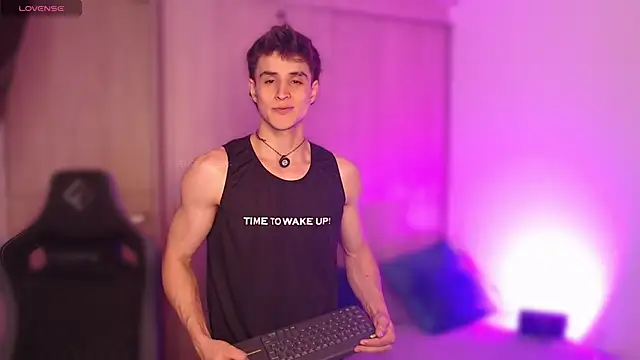 Snapshot of thomklein chatting on 13, 11, 2025 thomklein online show from 13, 11, 2025