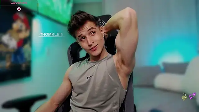 Snapshot of thomklein chatting on 19, 9, 2025 thomklein online show from 19, 9, 2025