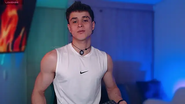 Snapshot of thomklein chatting on 8, 11, 2025 thomklein online show from 8, 11, 2025