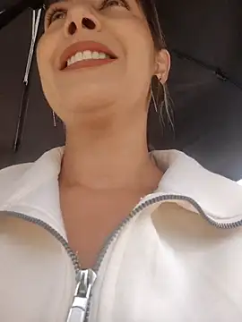 scarlett moore online show from 19, 4, 2026