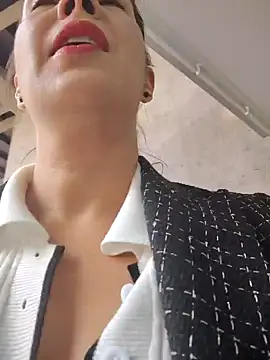 Snapshot of scarlett_moore chatting on 21, 11, 2025 scarlett moore online show from 21, 11, 2025