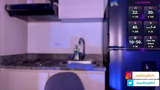 AxelKing1326 online show from 5, 4, 2026