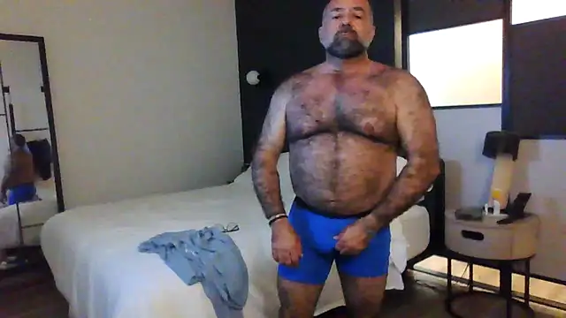 Snapshot of chainjulious chatting on 28, 4, 2026 chainjulious online show from 28, 4, 2026