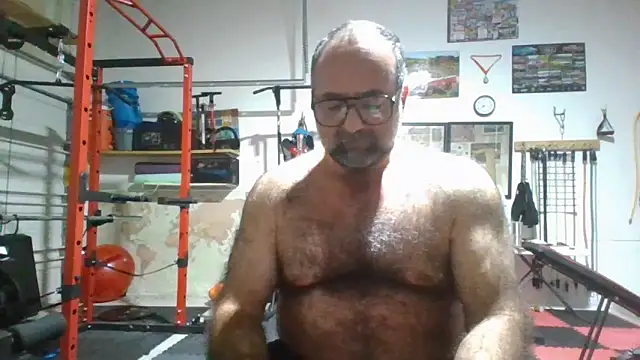 Snapshot of chainjulious chatting on 16, 4, 2026 chainjulious online show from 16, 4, 2026