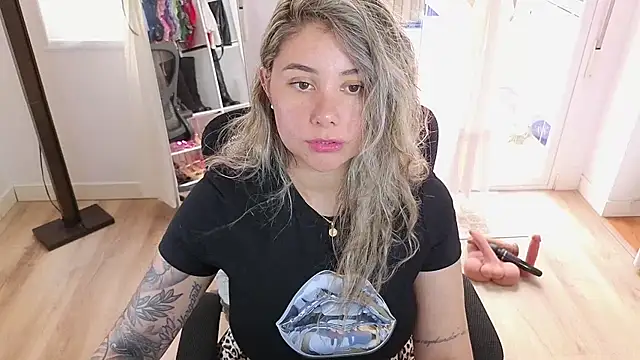 Tawny cox online show from 25, 6, 2026