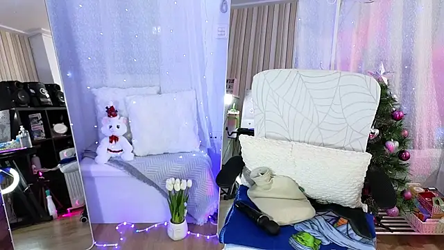 Tawny cox online show from 19, 12, 2025