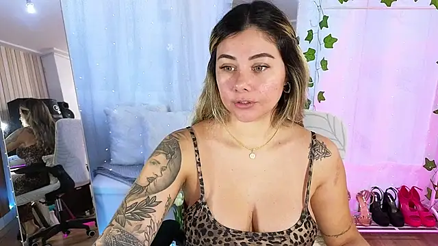 Tawny cox online show from 16, 11, 2025