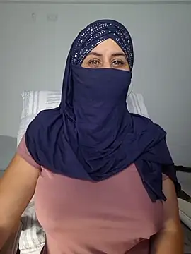 Snapshot of amiraferraz chatting on 28, 10, 2025 amiraferraz online show from 28, 10, 2025