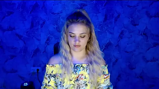 Snapshot of nika_gold1 chatting on 15, 6, 2026 nika gold1 online show from 15, 6, 2026