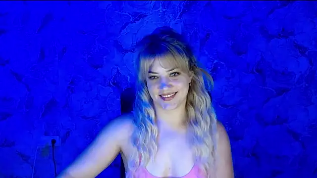 Snapshot of nika_gold1 chatting on 13, 7, 2026 nika gold1 online show from 13, 7, 2026