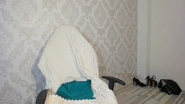 Snapshot of HarleyOuinn chatting on 23, 9, 2025 HarleyOuinn online show from 23, 9, 2025