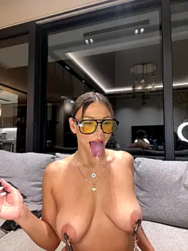 SexOnMyLvL online show from 1, 10, 2025