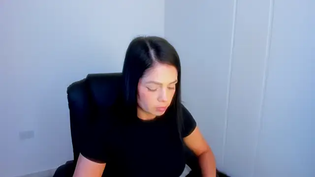 dominique21  online show from 27, 2, 2026