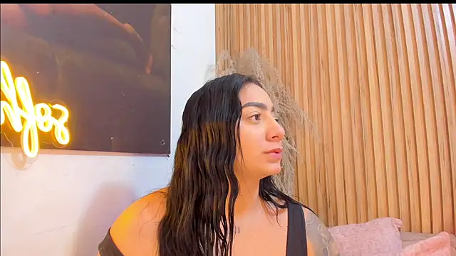 sofhiaa adaams online show from 4, 6, 2026