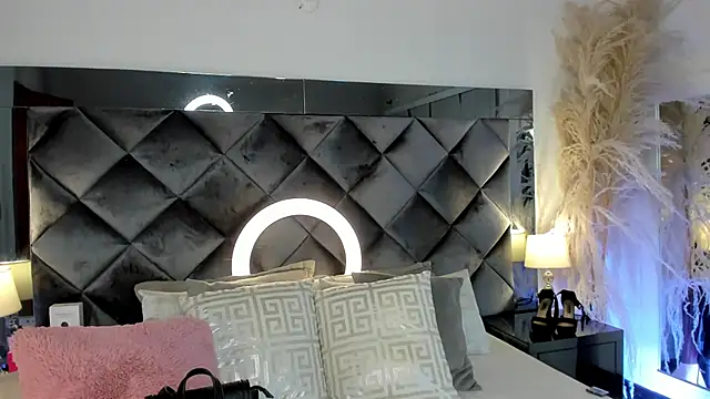 Snapshot of sofhiaa_adaams chatting on 18, 10, 2025 sofhiaa adaams online show from 18, 10, 2025