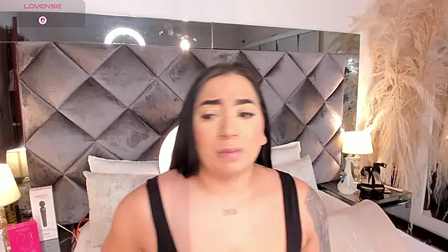 Snapshot of sofhiaa_adaams chatting on 18, 11, 2025 sofhiaa adaams online show from 18, 11, 2025