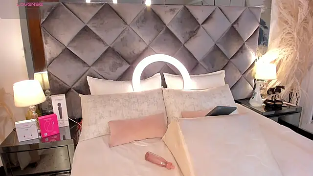 Snapshot of sofhiaa_adaams chatting on 19, 11, 2025 sofhiaa adaams online show from 19, 11, 2025