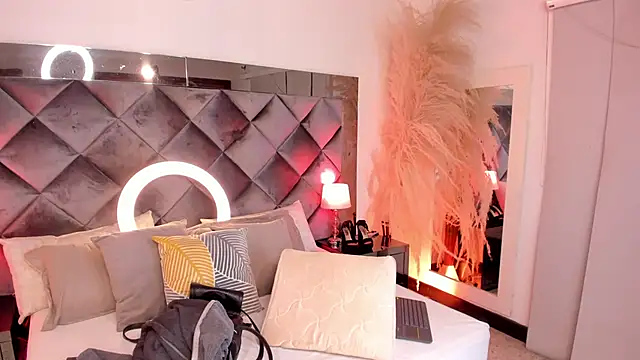 Snapshot of sofhiaa_adaams chatting on 15, 10, 2025 sofhiaa adaams online show from 15, 10, 2025