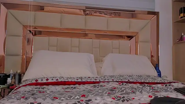 Snapshot of violetta-brown1 chatting on 6, 2, 2025 violetta-brown1 online show from 6, 2, 2025