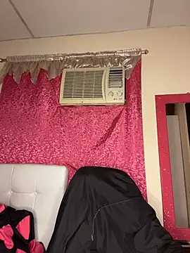 Snapshot of violetta-brown1 chatting on 2, 12, 2025 violetta-brown1 online show from 2, 12, 2025