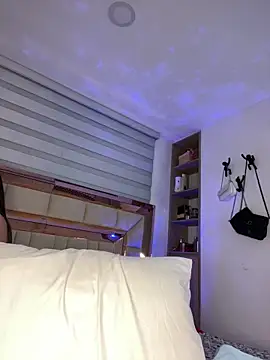 Snapshot of violetta-brown1 chatting on 22, 1, 2025 violetta-brown1 online show from 22, 1, 2025