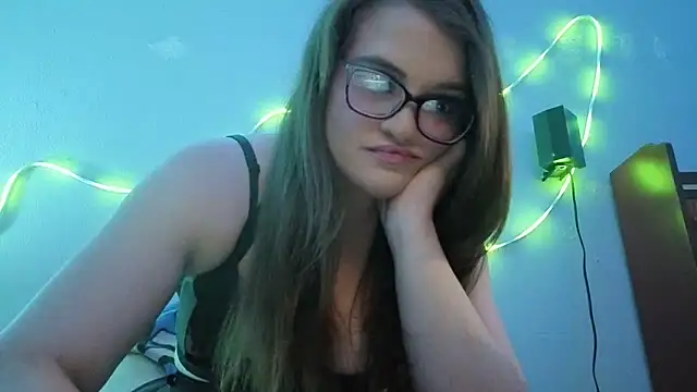 Snapshot of kittykat_1999@xh chatting on 28, 9, 2025 kittykat 1999xh online show from 28, 9, 2025