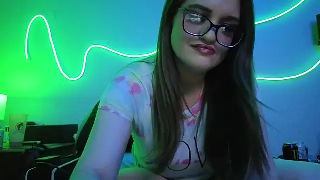 Snapshot of kittykat_1999@xh chatting on 22, 9, 2025 kittykat 1999xh online show from 22, 9, 2025