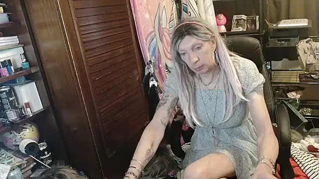 Ombeline1 online show from 13, 4, 2026