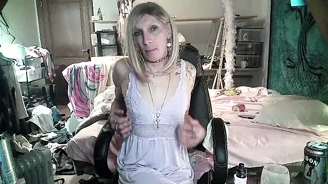 Ombeline1 online show from 8, 3, 2025