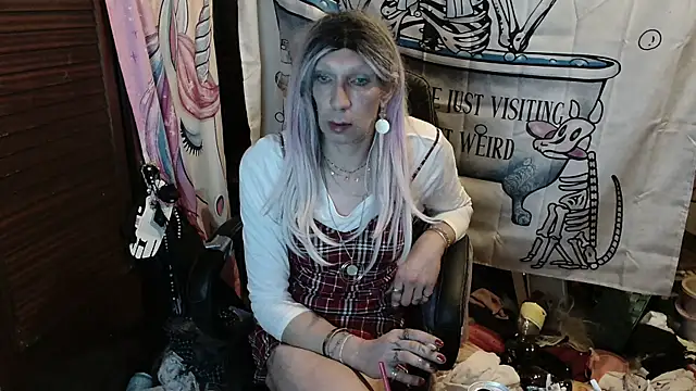 Ombeline1 online show from 5, 3, 2026