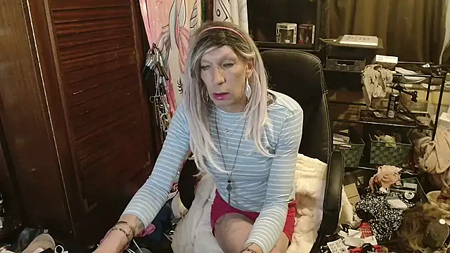 Snapshot of Ombeline1 chatting on 16, 5, 2026 Ombeline1 online show from 16, 5, 2026