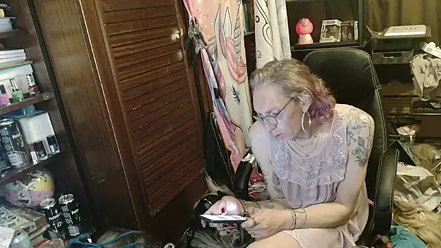 Ombeline1 online show from 20, 4, 2026