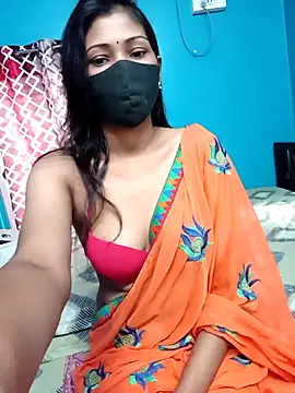 Snapshot of Triha_18 chatting on 12, 10, 2025 Triha 18 online show from 12, 10, 2025