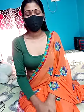 Snapshot of Triha_18 chatting on 13, 10, 2025 Triha 18 online show from 13, 10, 2025