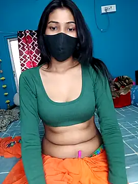 Snapshot of Triha_18 chatting on 28, 2, 2025 Triha 18 online show from 28, 2, 2025