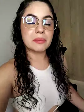 Snapshot of Lia_Hurley chatting on 2, 5, 2026 Lia Hurley online show from 2, 5, 2026