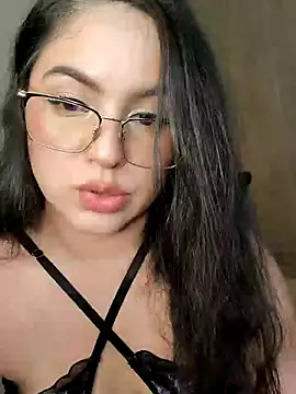 Snapshot of Lia_Hurley chatting on 25, 5, 2026 Lia Hurley online show from 25, 5, 2026