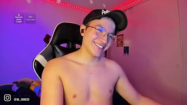 AustinSummerr online show from 31, 12, 2024