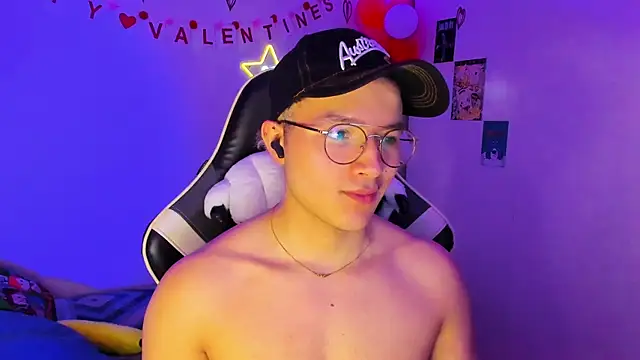 AustinSummerr online show from 12, 2, 2025